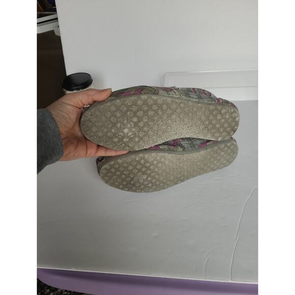 TOMS WMS Sz 7.5 Dare To Teach Vegan Slip-On Classic Graffiti Flats Pink Gray - Picture 8 of 12